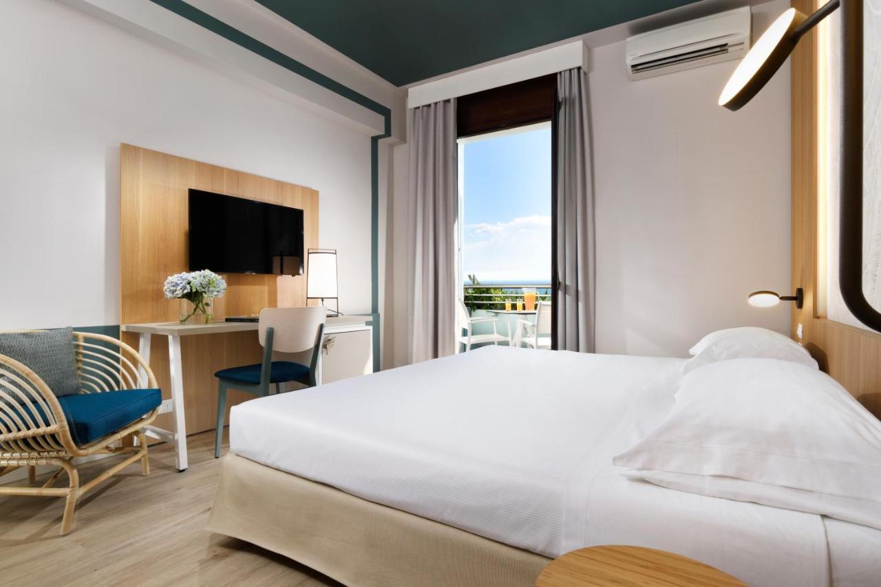 Una Hotels Naxos Beach Sicilia Giardini Naxos Exterior photo