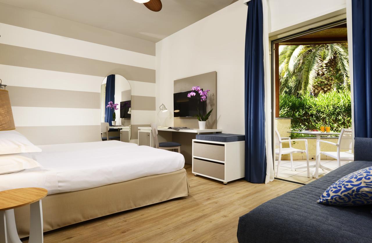 Una Hotels Naxos Beach Sicilia Giardini Naxos Exterior photo
